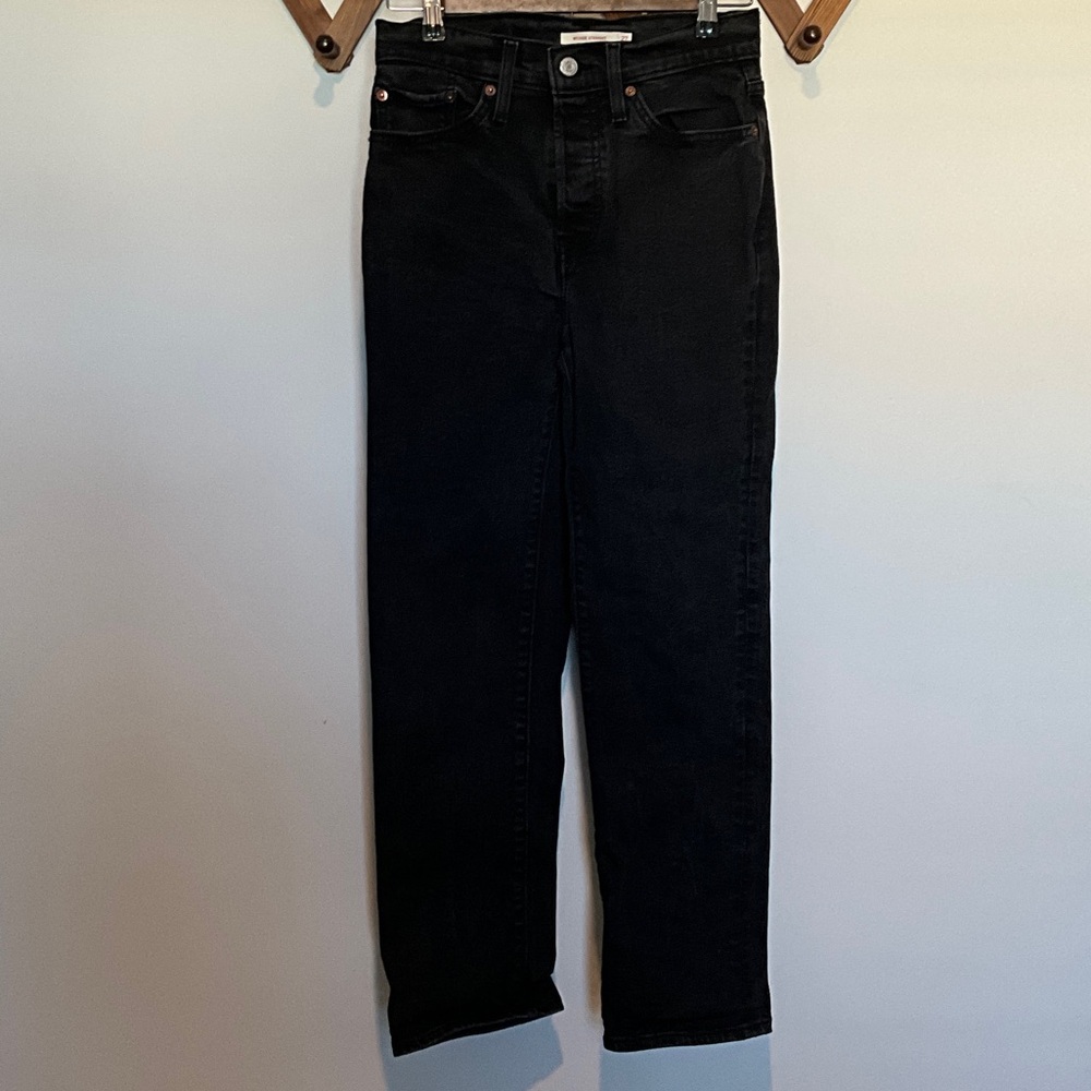 Levi's Women's Black Wedgie Straight Leg Jeans
